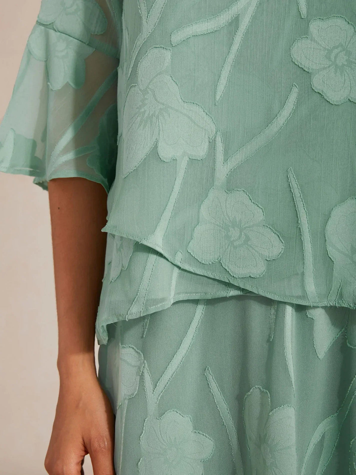 Livia | Camicetta Elegante in Chiffon con Orlo Asimmetrico