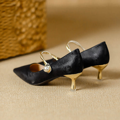 Chiara | Scarpe con Tacco Basso, Punta Affusolata e Dettaglio di Perle