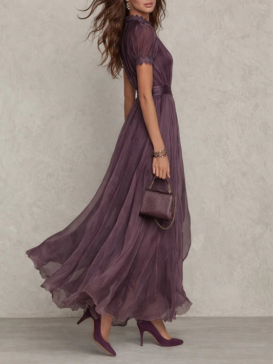 Maxi Abito in Chiffon Viola con Scollo a Goccia e Bordo in Pizzo
