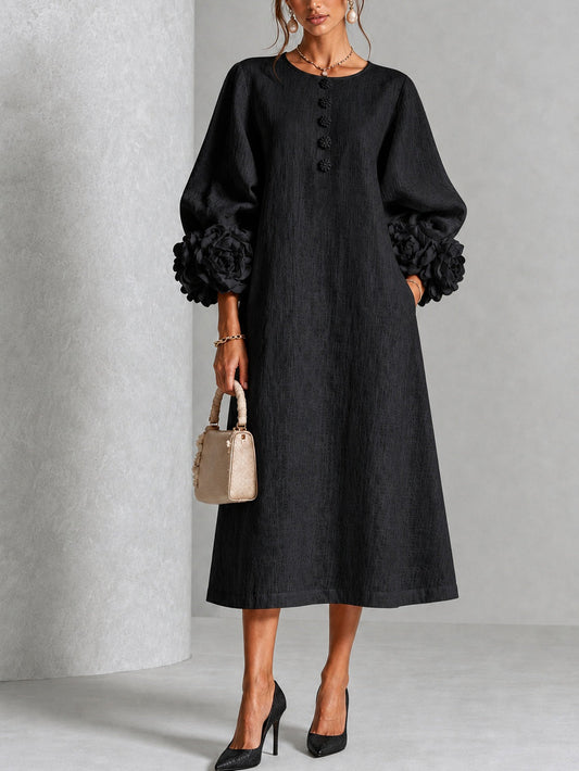 Dafne | Abito Midi Nero con Bottoni a Fiore e Polsini a Rosa
