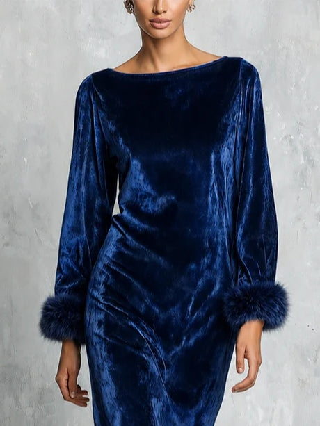 Gianna | Abito Midi in Velluto Blu Marino con Scollo a Barca e Polsini in Pelliccia Sintetica