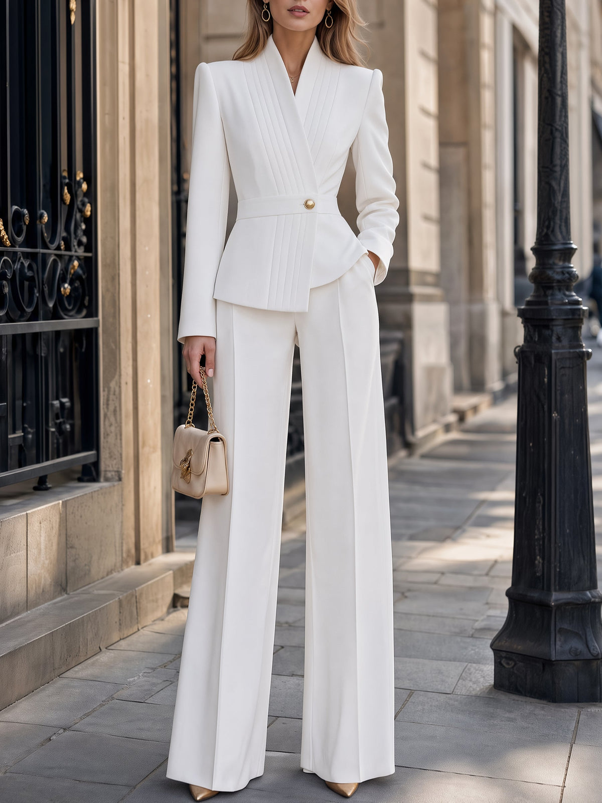Candida | Blazer Peplum con Revers Pieghettato e Bottone Singolo Bianco & Set di Pantaloni a Gamba Larga