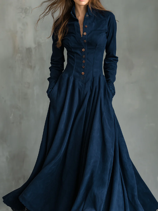 Maxi Abito Gotico Blu Scuro in Ecopelle Scamosciata con Pizzo e Colletto a Camicia