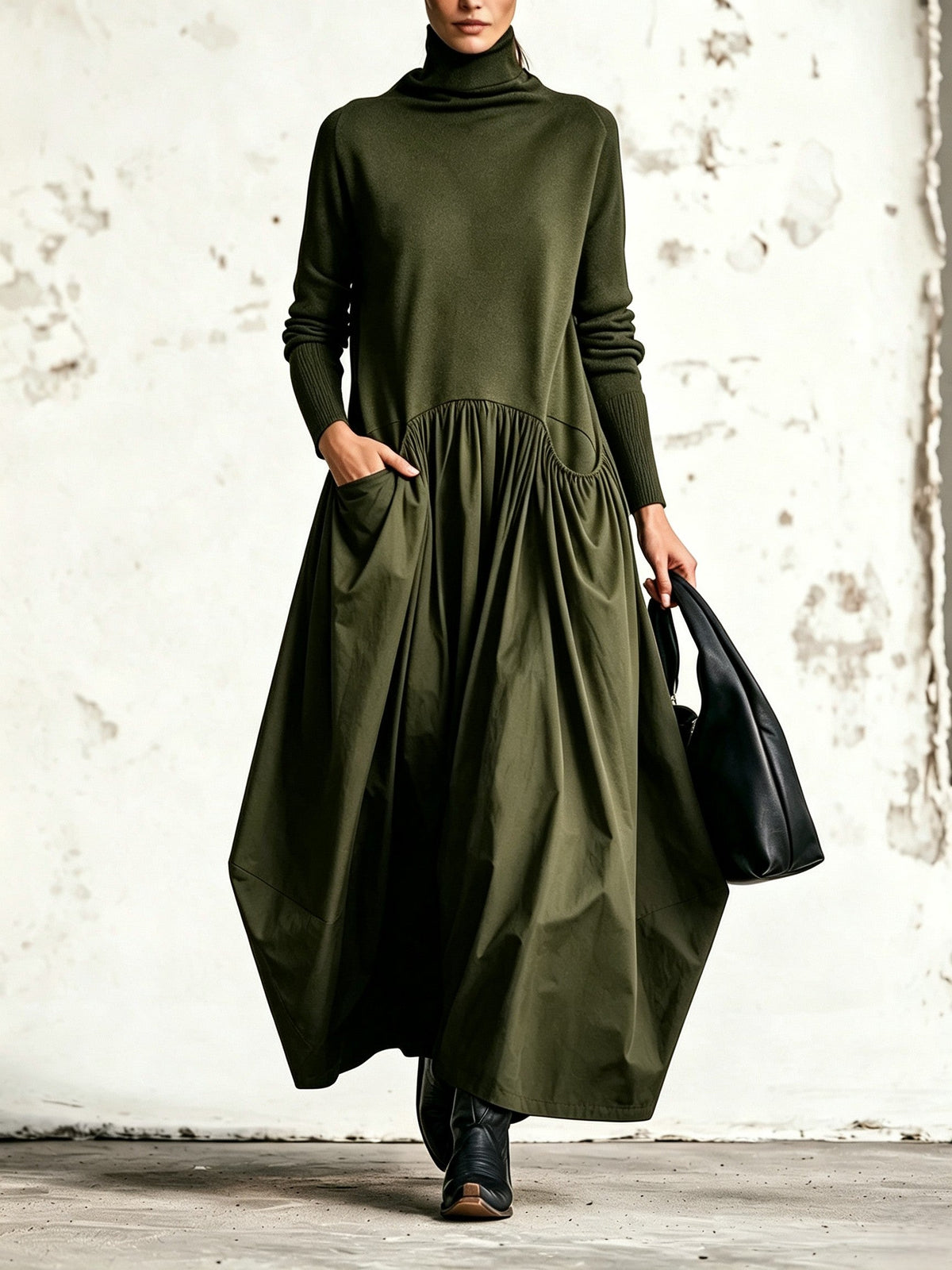 Ilenia | Abito Maxi Oversize Nero con Collo Alto e Tasche