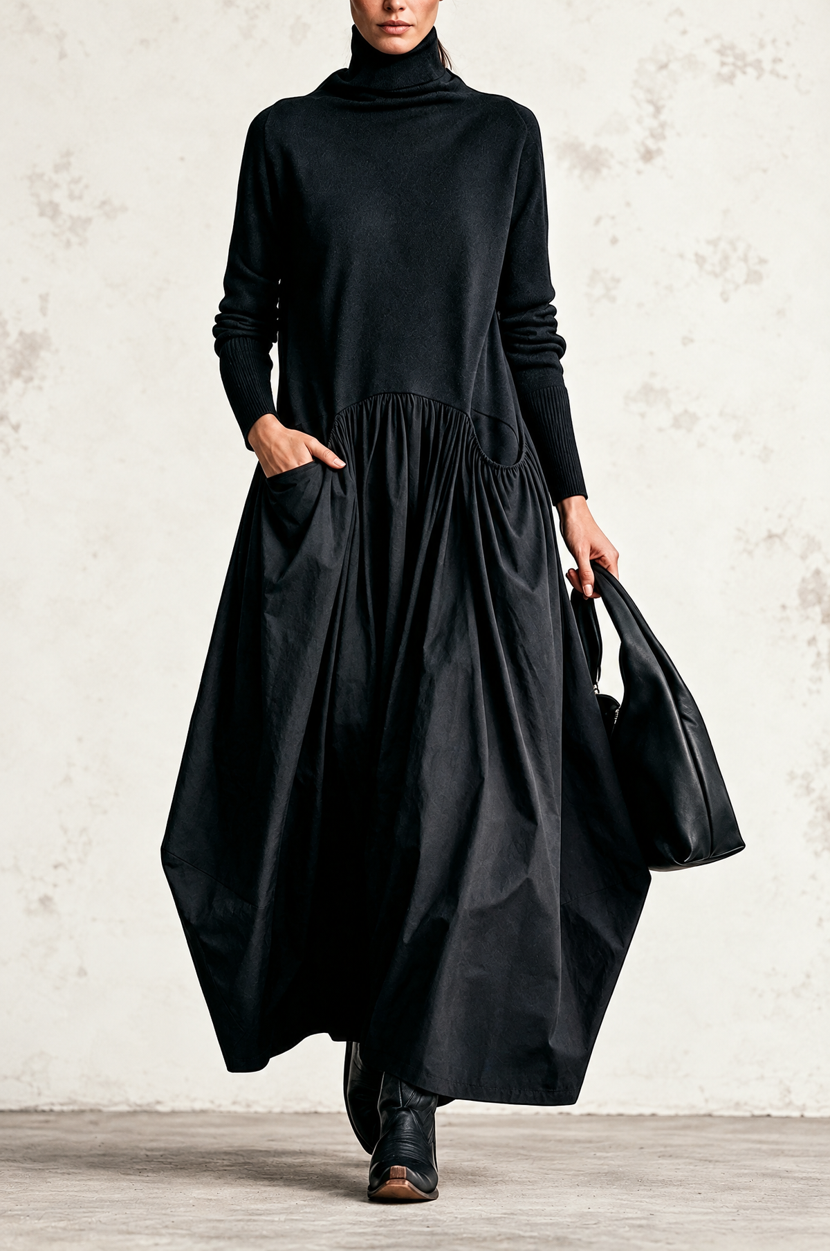 Ilenia | Abito Maxi Oversize Nero con Collo Alto e Tasche
