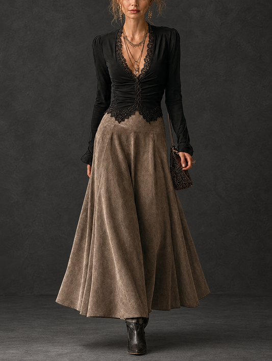 Amelia | Completo Top con Bordo in Pizzo Nero e Gonna Lunga Svasata in Finta Pelle Scamosciata